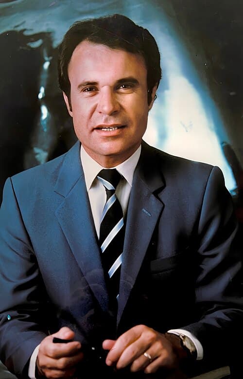 Robert L. Dilenschneider